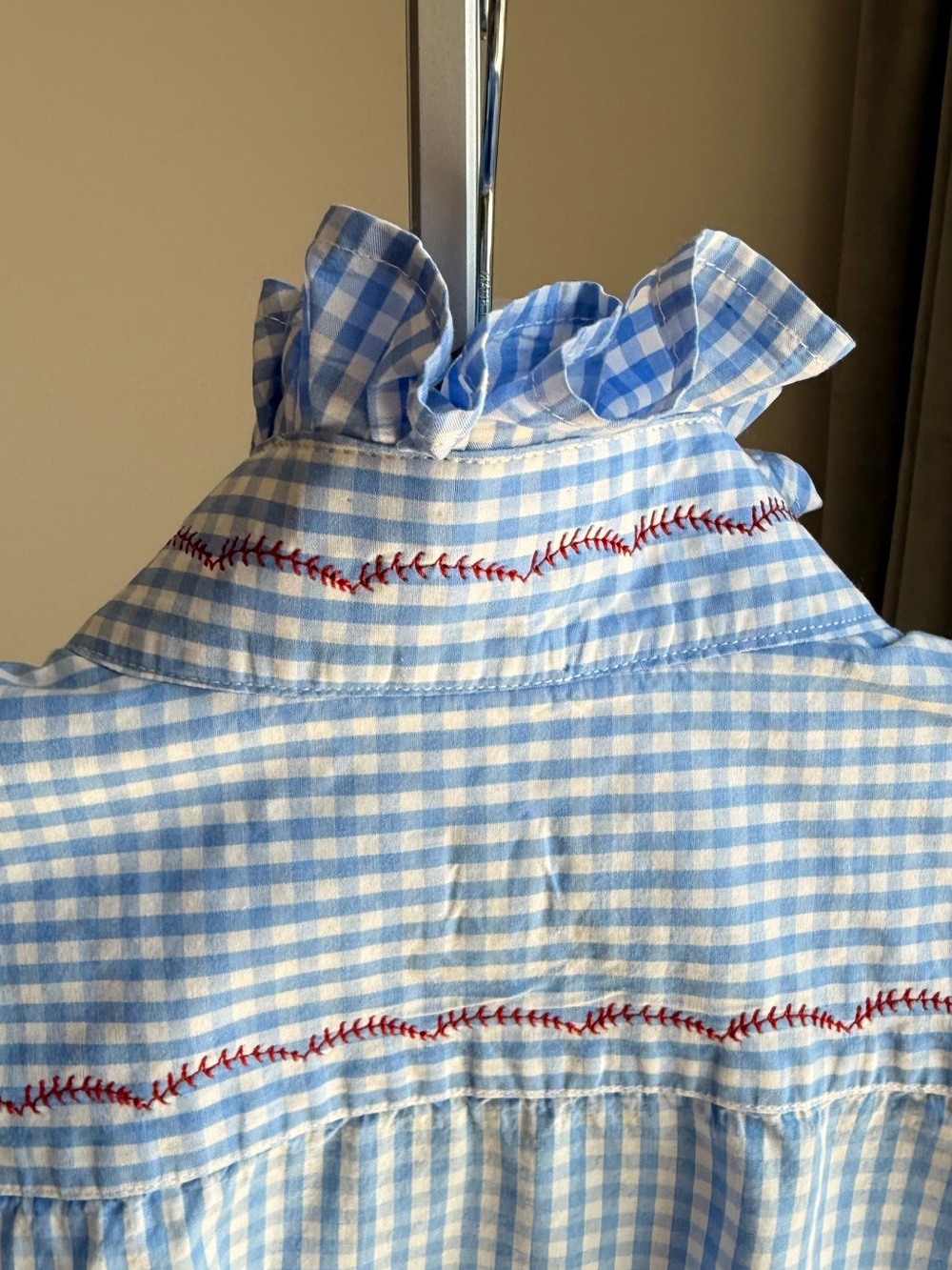 Reloved Upcycle ♻️ White and Blue Ruffle collar Blouse Red Embroidery - Picture 4 of 13